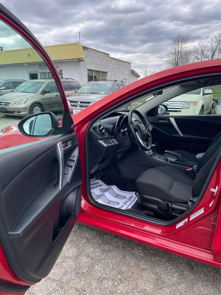 Mazda Mazda3 gallery 5
