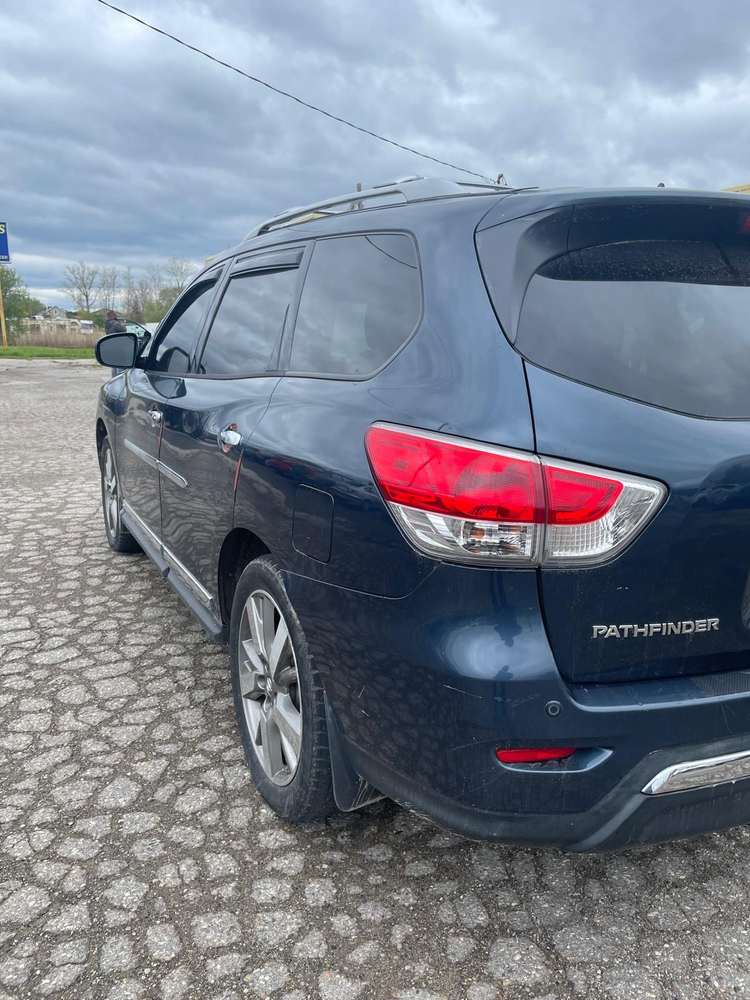 Nissan Pathfinder SL gallery 5
