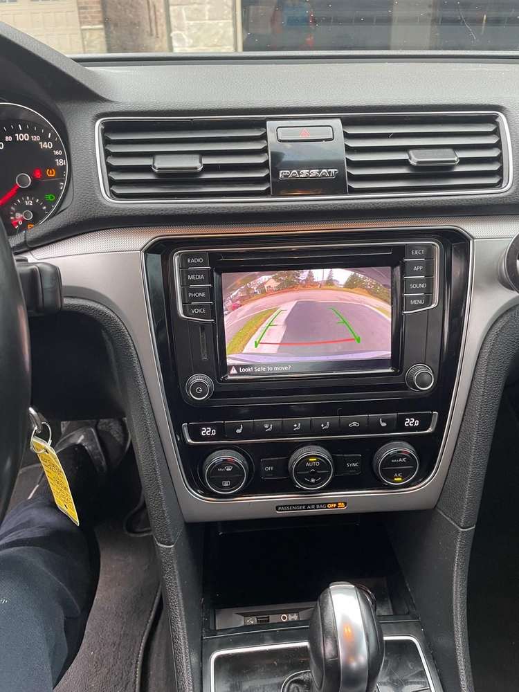 Volkswagen Passat 2.0T S gallery 6